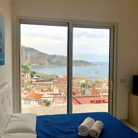 Taormina Wonderful Solarium Apartment Giardini Naxos Bagian luar foto