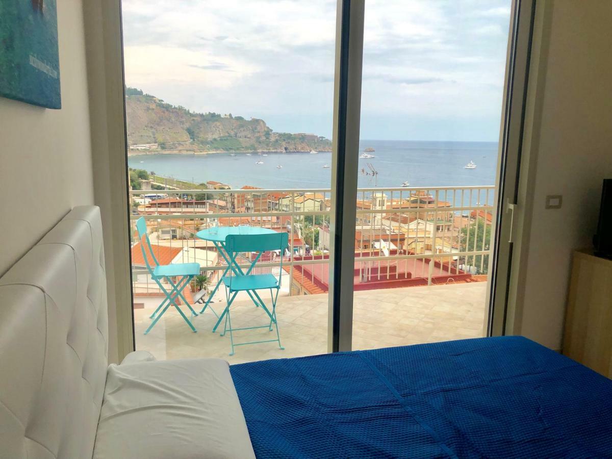 Taormina Wonderful Solarium Apartment Giardini Naxos Bagian luar foto