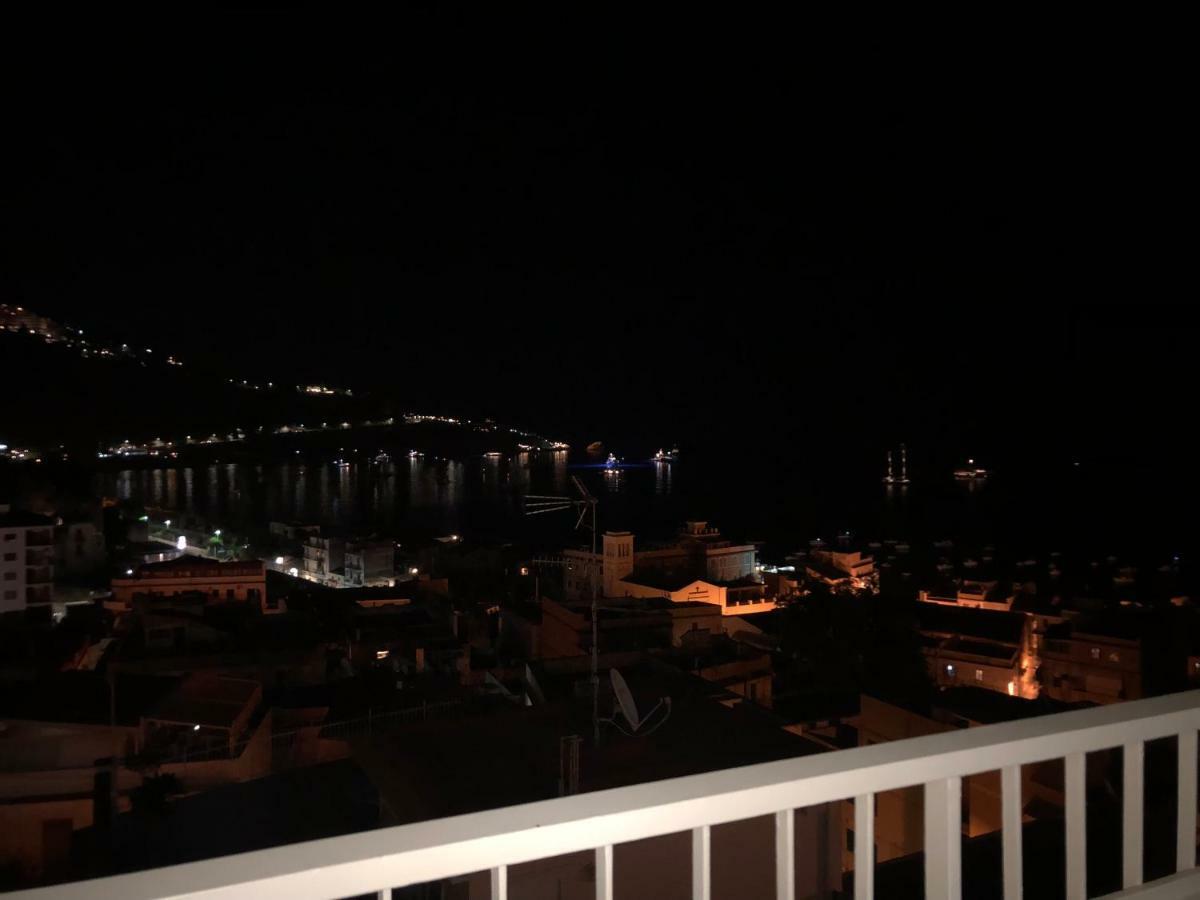 Taormina Wonderful Solarium Apartment Giardini Naxos Bagian luar foto