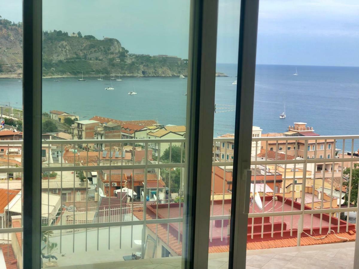 Taormina Wonderful Solarium Apartment Giardini Naxos Bagian luar foto
