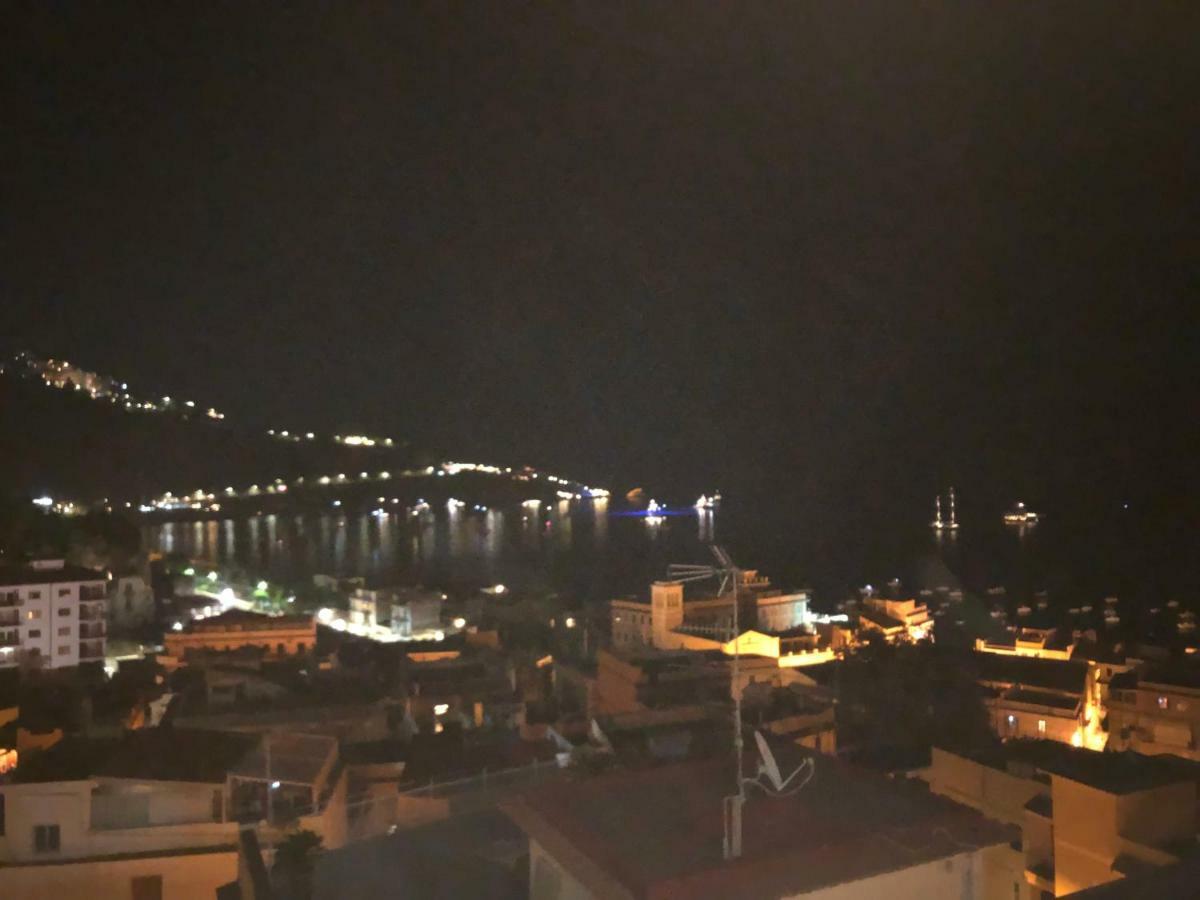 Taormina Wonderful Solarium Apartment Giardini Naxos Bagian luar foto